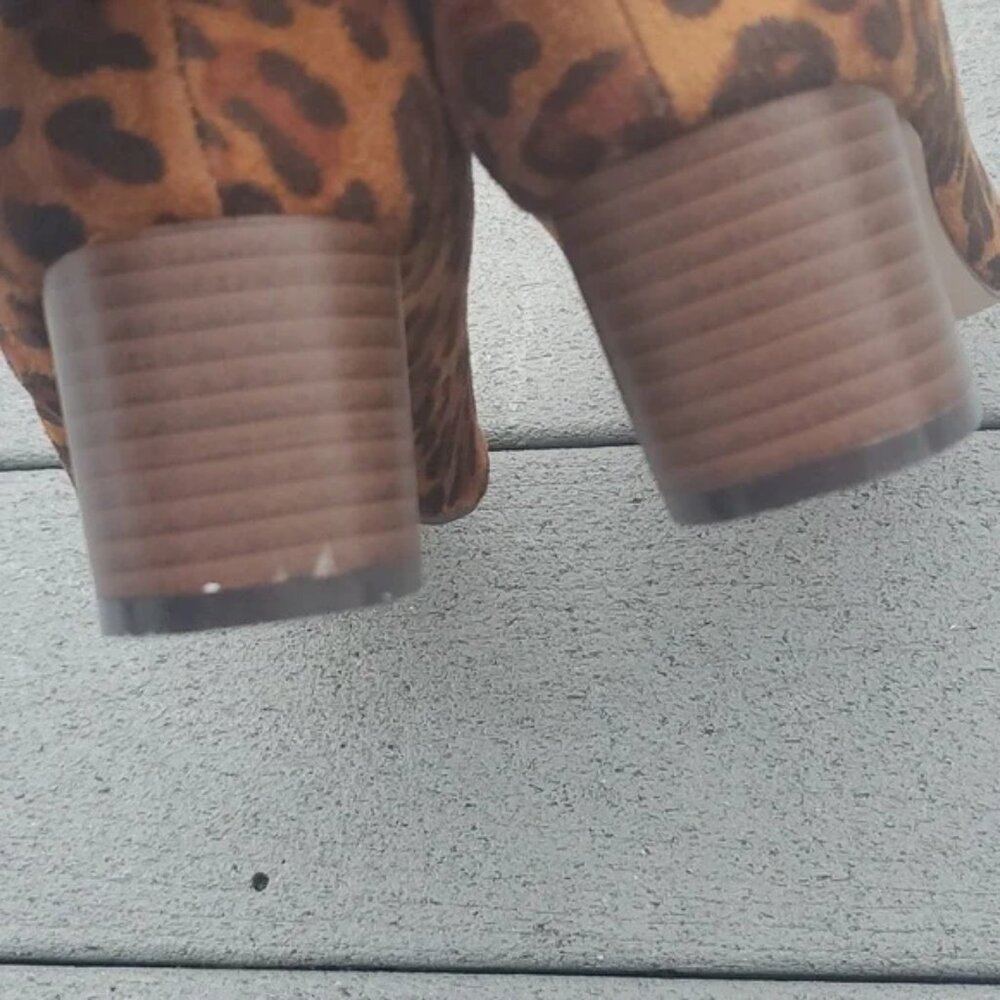 Chase + Chloe Scott Chunky Heels | Chase + Chloe Leopard Print Block Heels - Picture 13 of 13